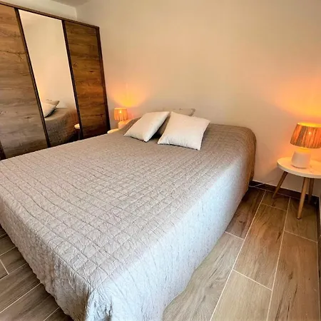 Lidersol, Block 1, 8-b